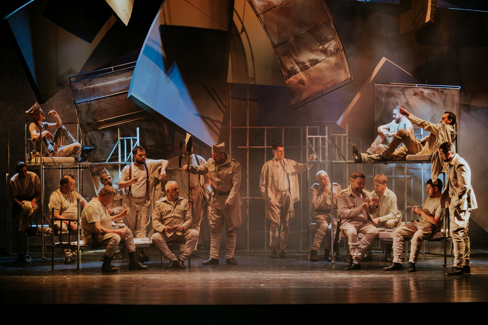  dejstvo, kasarne (zbor ŠO) foto katarina baranyai